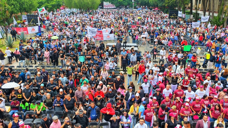 Liderazgos sociales, comerciantes y transportistas de la alcaldía Cuauhtémoc cerraron filas en favor de la Presidenta Claudia Sheinbaum y la Jefa de Gobierno, Clara Brugada.