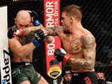 Una acción de la pelea entre Conor McGregor y Dustin Poirier