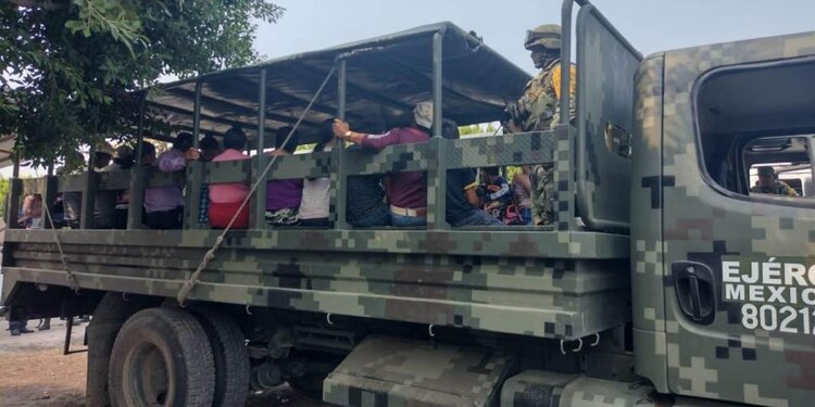 La Secretaría de la Defensa Nacional y la Guardia Nacional apoyaron a un aproximado de 600 personas a trasladarse.