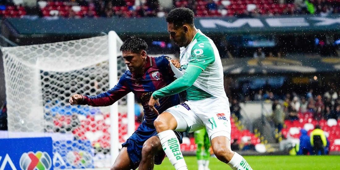 Una acción del Atlante vs León de la J6 del AP2026 de la Liga MX