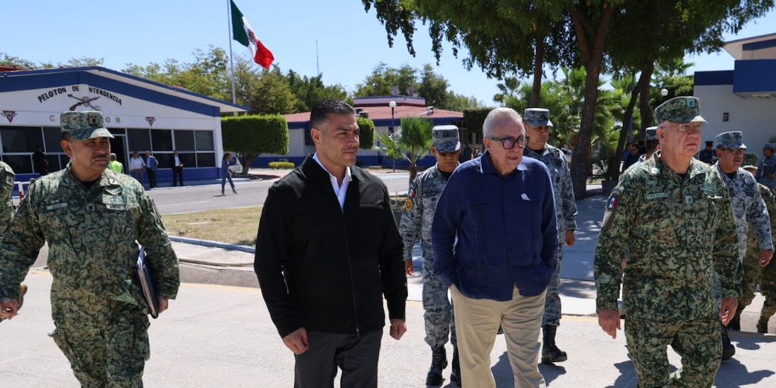 Mandos federales y estatales en un recorrido.