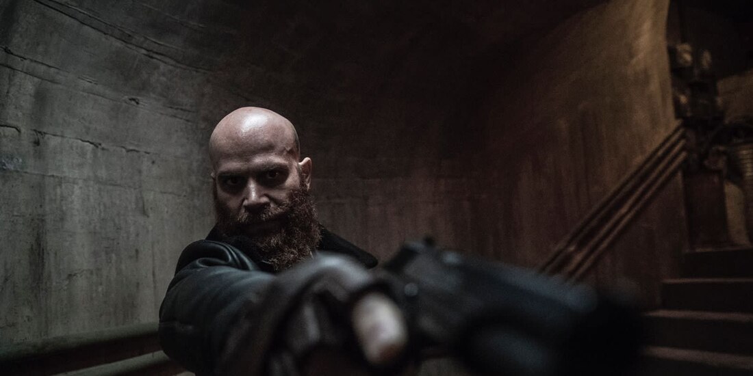 El histrión, al interpretar a un terrorista.