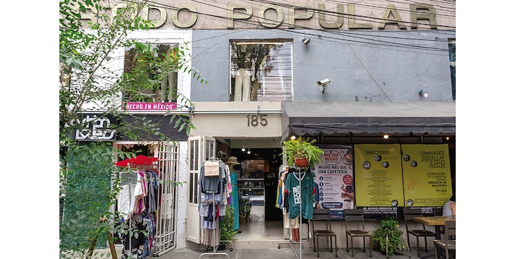 EN ÁLVARO OBREGÓN 185 (antes
avenida Jalisco 196) existió una casa
de dos plantas donde vivió el entonces
presidente electo Álvaro Obregón.
Actualmente hay un comercio.
