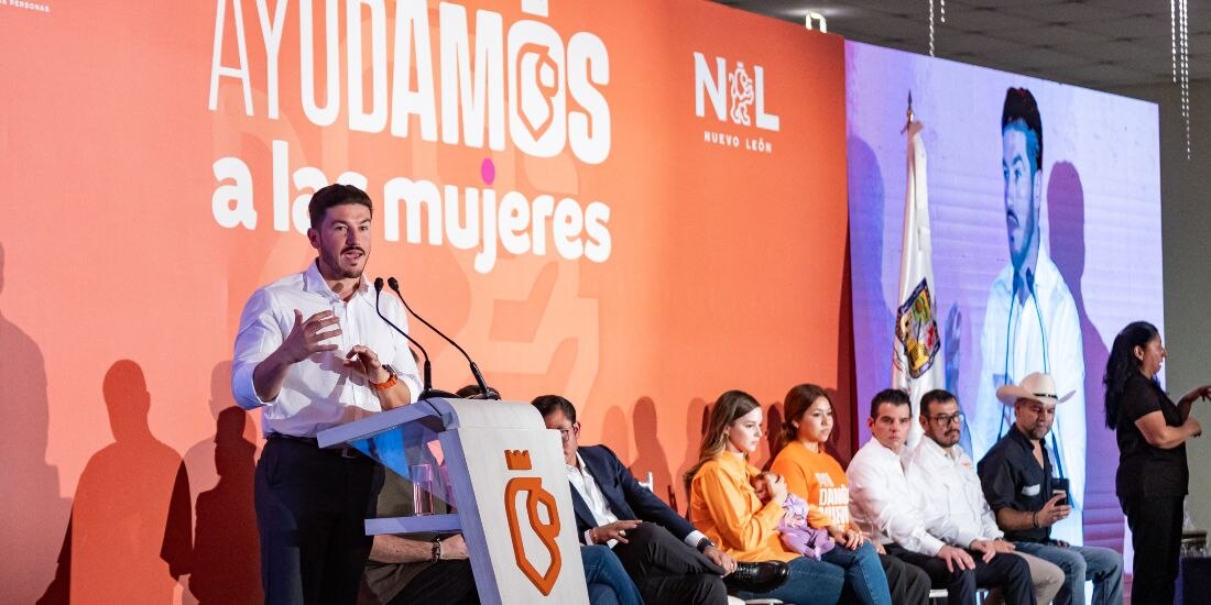 Samuel García y Mariana Rodríguez impulsan programa ‘Ayudamos a las Mujeres’ en Juárez.