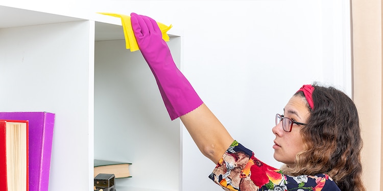 EMPEZAR la limpieza de arriba hacia abajo es parte del ritual.