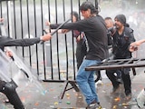 Momentos de violencia durante la manifestación en Guadalajara, el domingo
