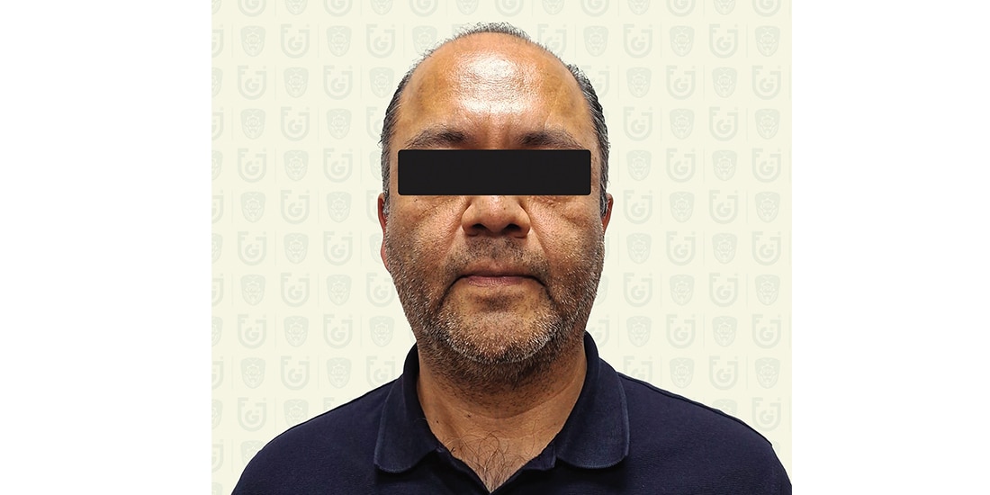 Enrique “N” luego de ser detenido por agentes de la Fiscalía capitalina.