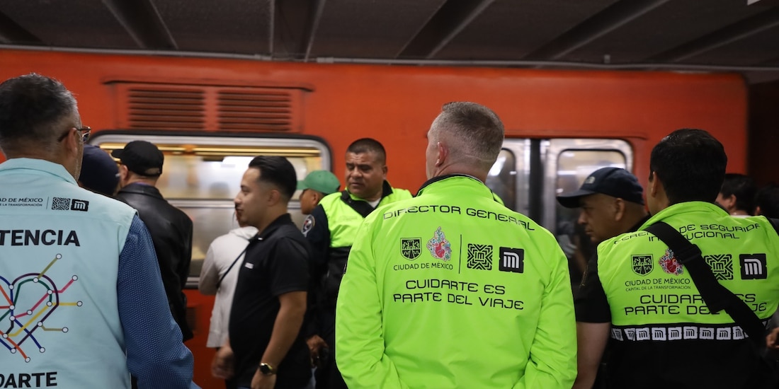 En la imagen, personal del Metro.