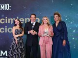 Romina Contreras recibe premios por prácticas en transparencia, cercanía y atención ciudadana.