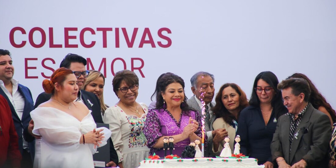 La jefa de Gobierno de la Ciudad de México, Clara Brugada Molina, celebró una boda colectiva en el Complejo Cultural “Los Pinos” donde 480 parejas de diversas edades, algunas con hijos y familias establecidas, se unieron en matrimonio.