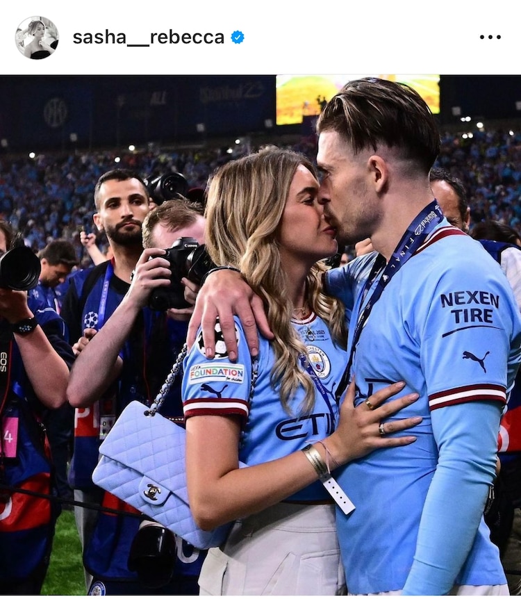 Jack Grealish regresó del partido del Everton para encontrarse con su familia