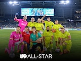 Jugadores de la Liga MX festejan después de su triunfo sobre los integrantes de la MLS en el Skills Challenge.