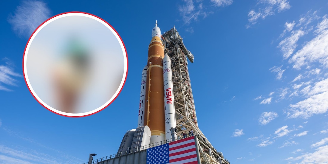 SLS (Sistema de Lanzamiento Espacial) y la nave espacial Orion de la NASA saliendo del Edificio de Ensamblaje de Vehículos en el Centro Espacial Kennedy de la NASA