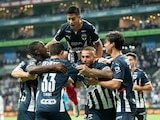 Futbolistas del Monterrey festejan un gol en el Torneo Apertura 2021.