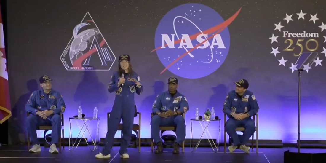 Christina Koch durante la conferencia de la NASA