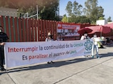 Integrantes del Cinvestav protestan afuera de la Cámara baja, el pasado 6 de octubre.