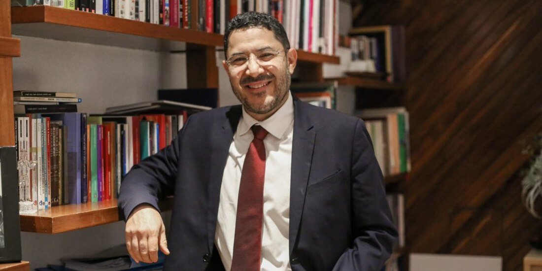 El secretario de Gobierno, Martí Batres, durante la entrevista con La Razón.