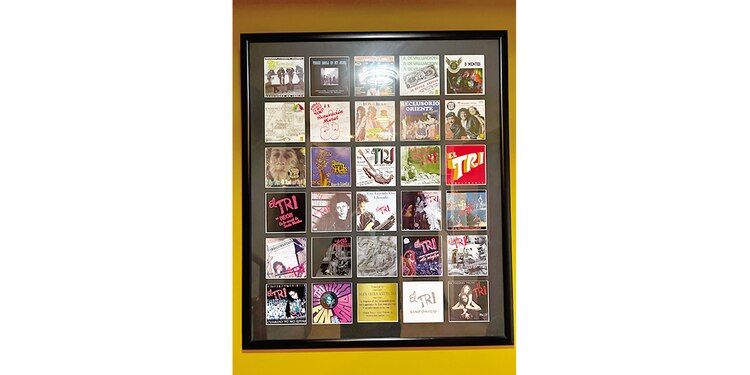 Algunos de los discos y reconocimientos de la banda mexicana.