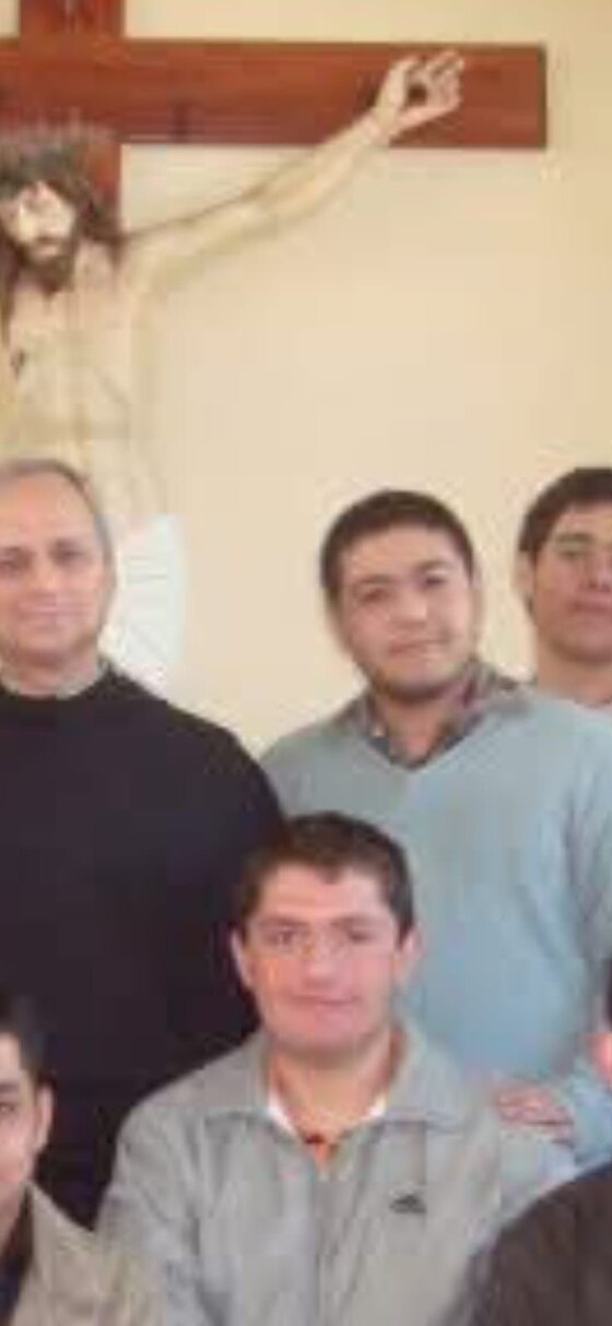 Antes de convertirse en Papa León XIV, Robert Francis Prevost visitó varias veces Moroleón, Guanajuato, fortaleciendo lazos con la comunidad agustina local y dejando un testimonio de cercanía, humildad y compromiso pastoral.