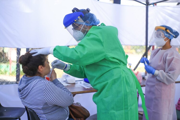 Aplicación de prueba para detectar presencia del coronavirus.