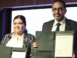 Directivos de Pase y de Ángeles Verdes, ayer durante la firma de su convenio.
