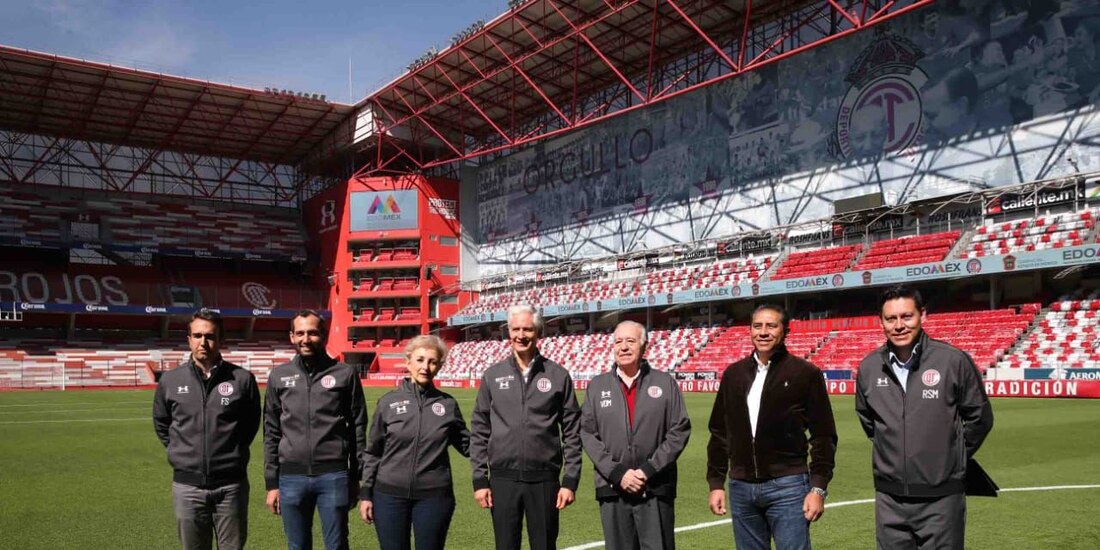 Alfredo Del Mazo dio el mensaje en el Estadio Nemesio Díez con motivo de las Copas Deportivas Edomex edición 2021.