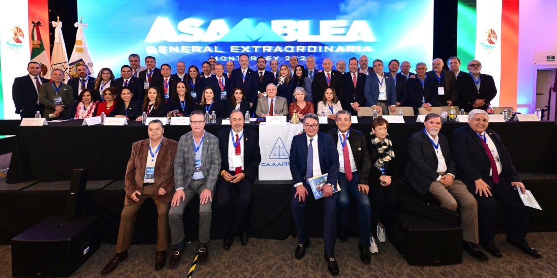 Con respaldo de autoridades federales, gremio aduanal avala cambios a su regulación interna.