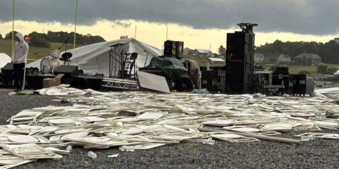 Tormenta provoca colapso de carpa en una iglesia de Virginia
