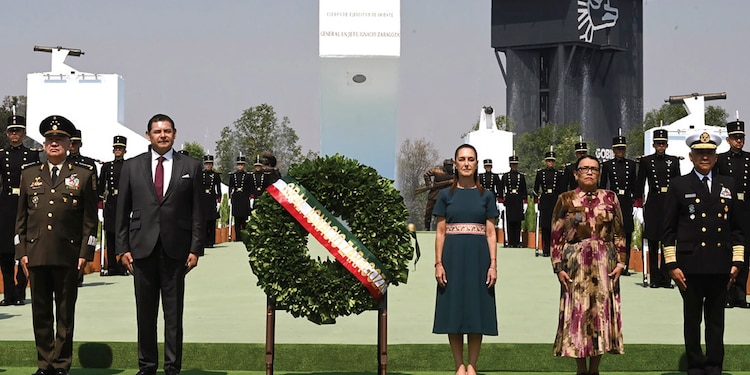 DE IZQ. a der.: Ricardo Trevilla, Alejandro Armenta, Claudia Sheinbaum, Rosa Icela Rodríguez y Raymundo Pedro Morales.