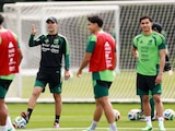 Rafa Márquez dirige un entrenamiento de la Selección Mexicana.