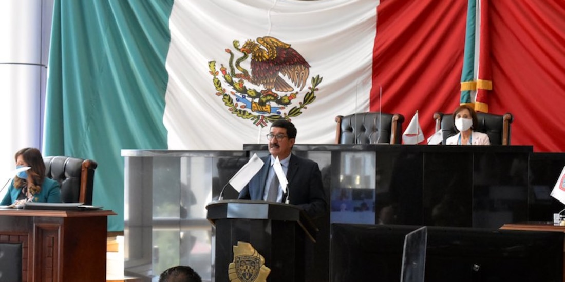 El mandatario estatal, ayer, al comparecer en el Congreso local de Chihuahua.