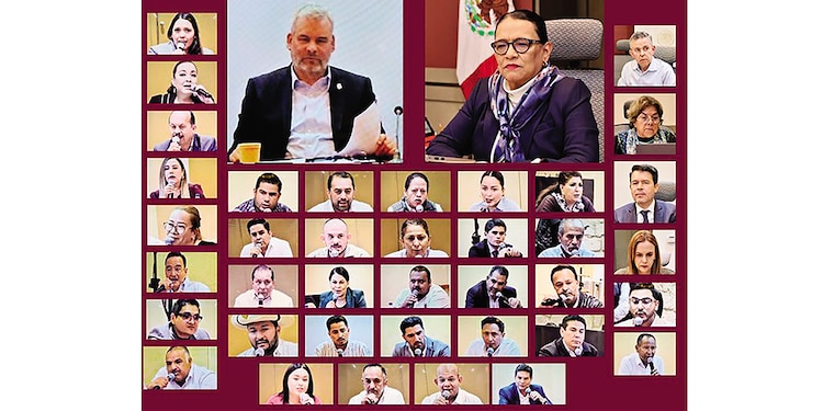 Rosa Icela Rodríguez, ayer, en reunión con el gobernador de Michoacán y munícipes.