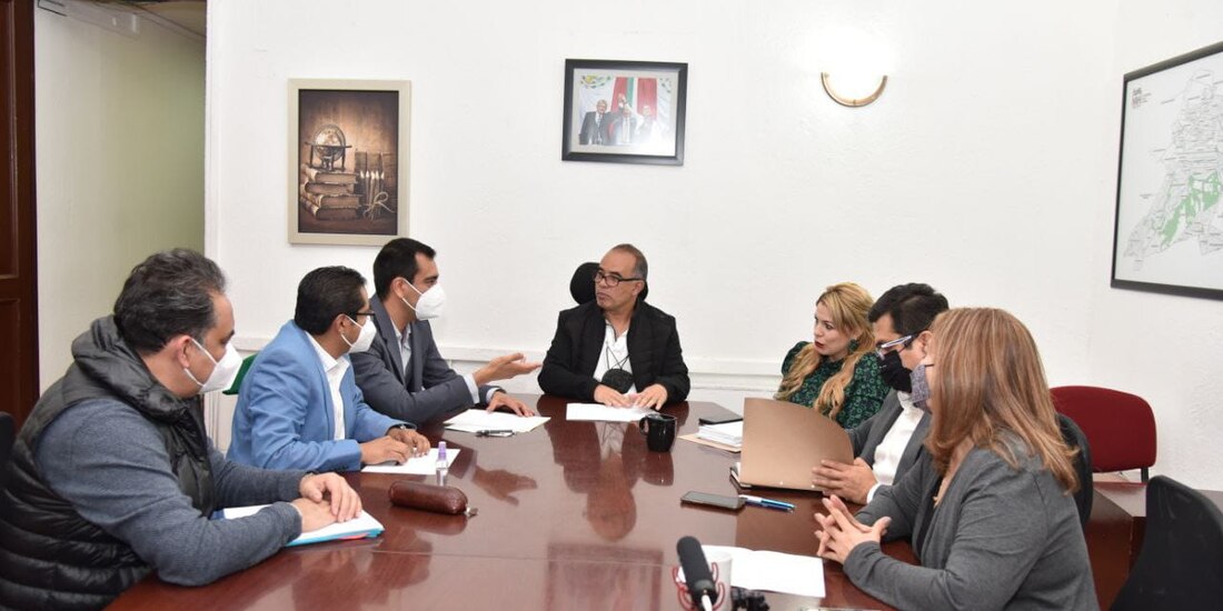 Representantes de la comisión de transición entregaron al Gobierno de la alcaldía la lista de predios bajo lupa vecinal.