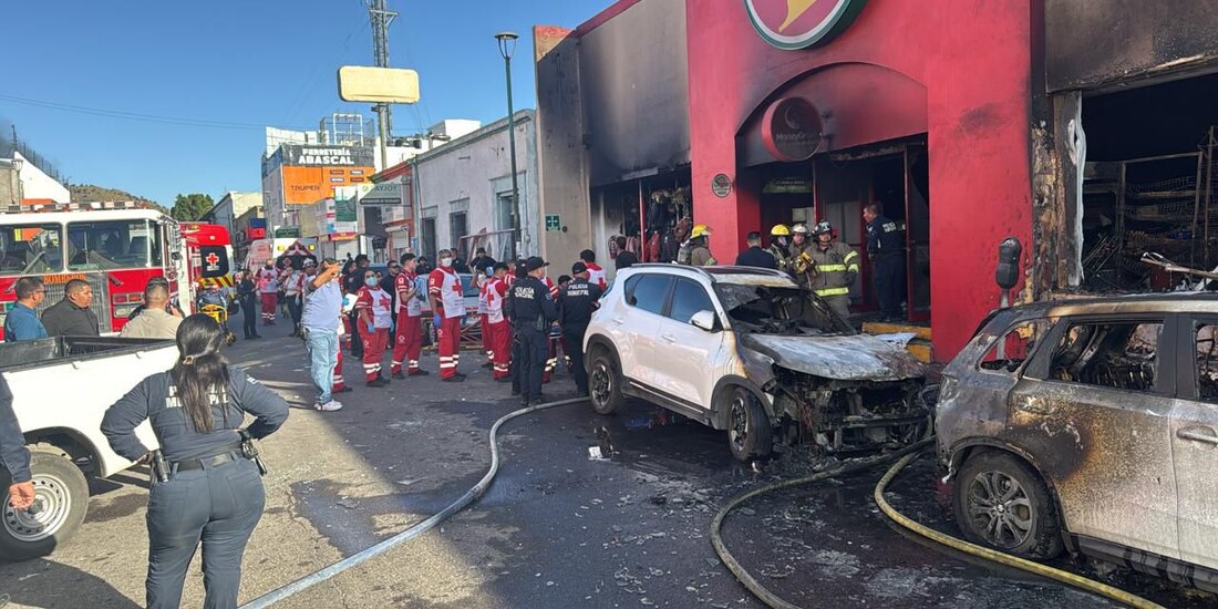 Incendio en tienda de Hermosillo deja varios muertos y heridos.