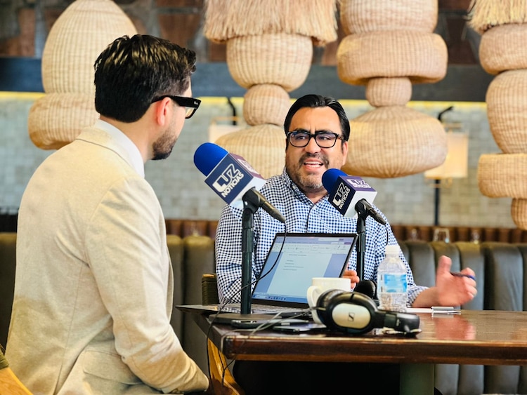 Juan de Dios Gámez Mendívil, presidente municipal con licencia de Culiacán, en una entrevista con medios.