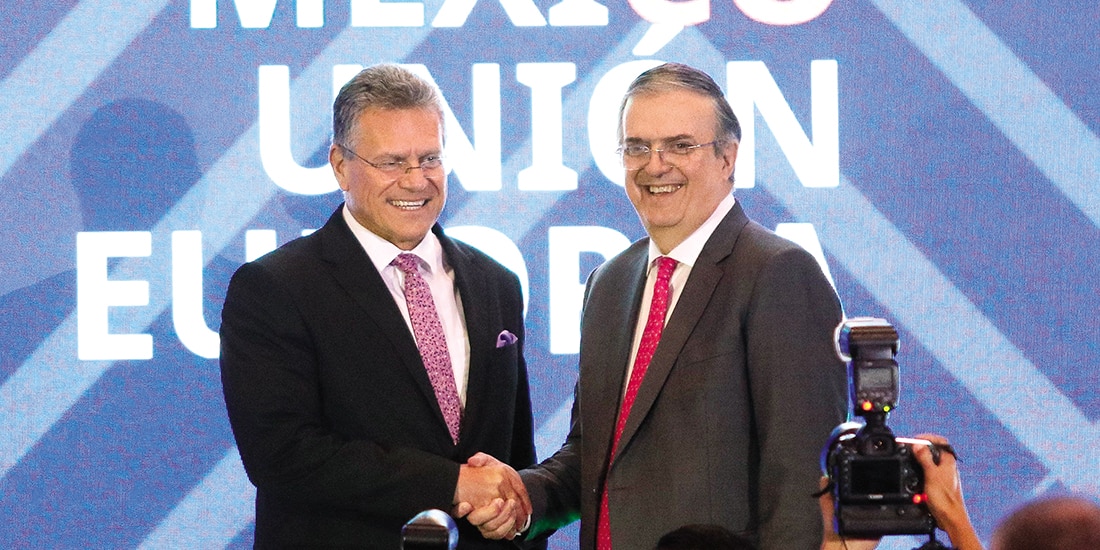 EBRARD con Maroš Šefčovič, ayer en la cumbre.