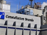 Con casos de COVID-19, cervecera Constellation Brands sigue operando