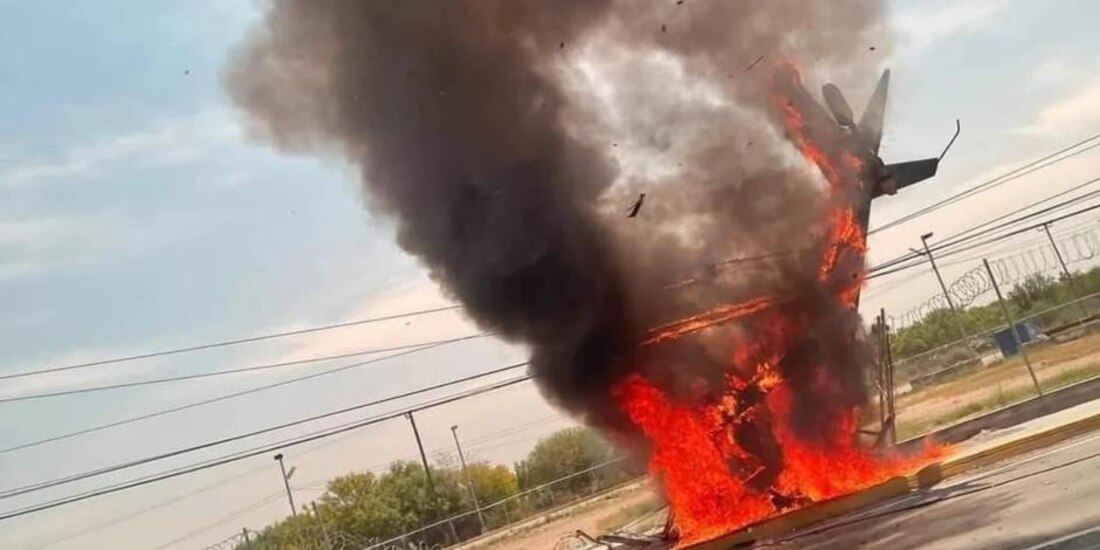 Por el desplome del helicóptero en Apodaca, Nuevo León, las autoridades cerraron la circulación en la carretera a Laredo.