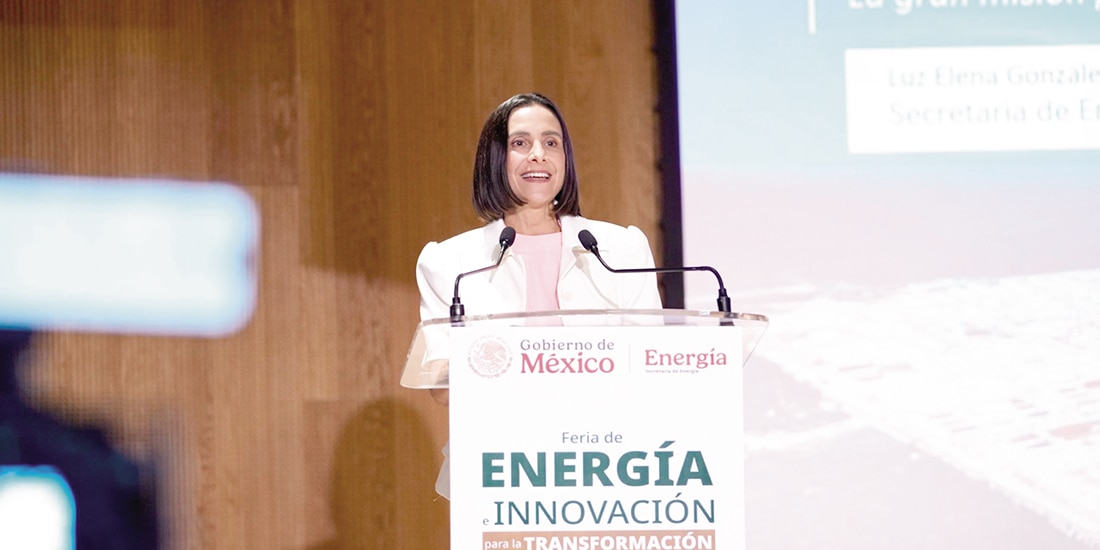 Luz Elena González, titular de la Sener, en la Feria de la Energía, ayer.