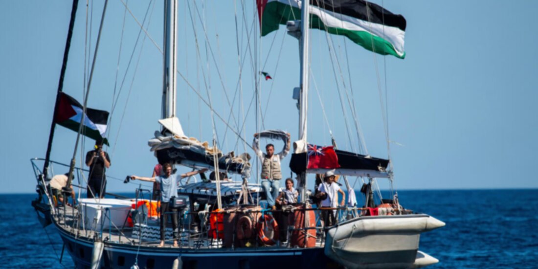 Activistas de la Coalición de la Flotilla de la Libertad a bordo del Madleen antes de zarpar hacia Gaza el pasado 1 de junio.