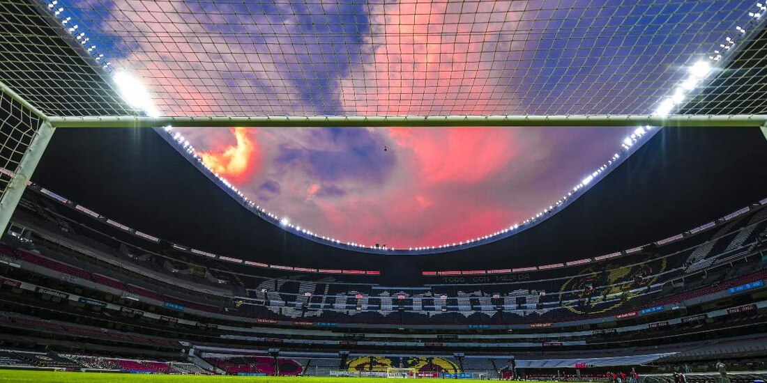 El Estadio Azteca, sede de los juegos como locales de América y Cruz Azul en la Liga MX, es uno de los que aún no recibe aficionados en las tribunas.