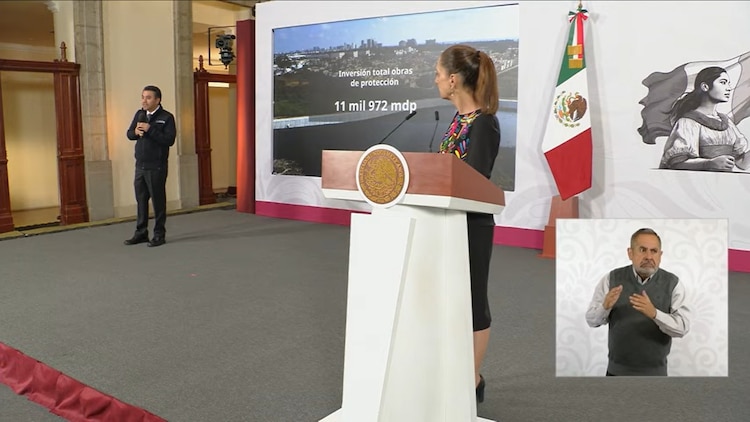 Conferencia mañanera en Palacio Nacional.