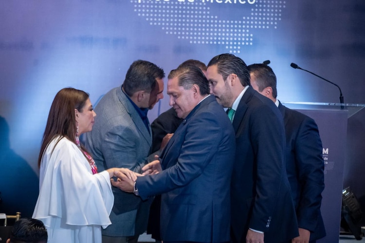 Janecarlo Lozano, Ricardo Moreno y Clara Brugada encabezaron la renovación del consejo directivo de la CONAMM.