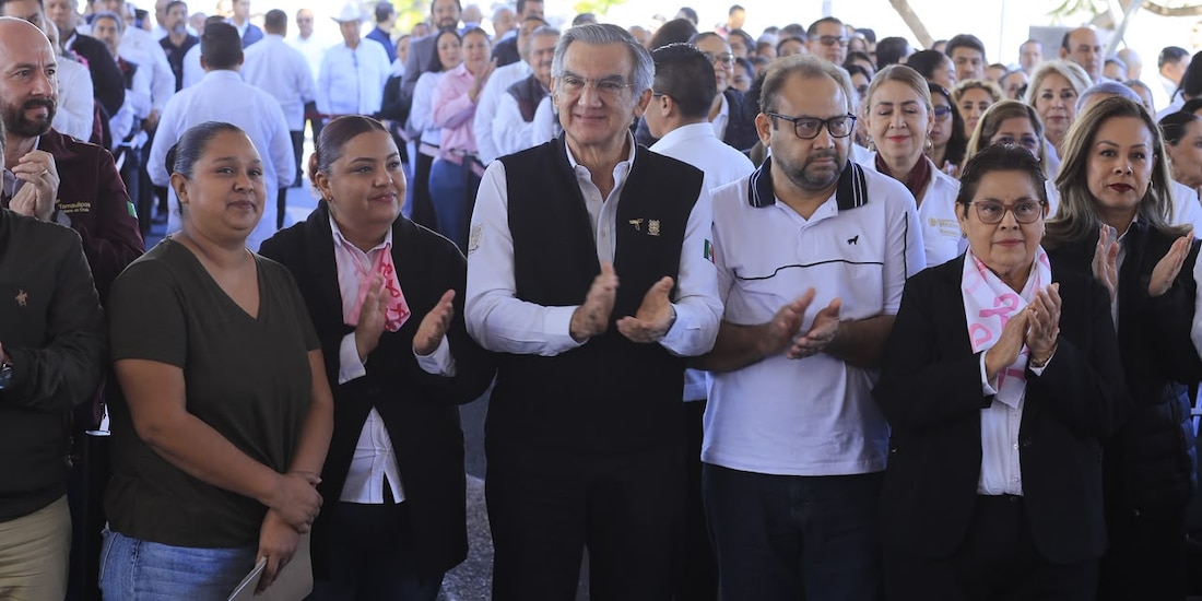 Al centro, el gobernador de Tamaulipas, Américo Villarreal Anaya.