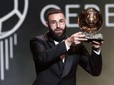 Karim Benzema presume lujoso reloj inspirado en su Balón de Oro