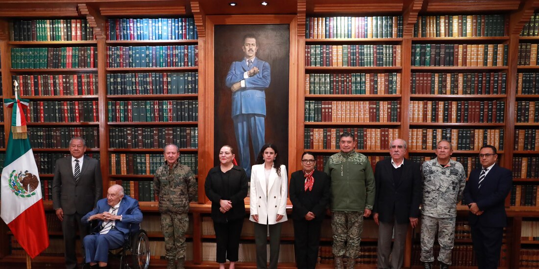 Funcionarios federales.