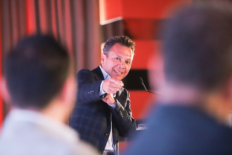 Propuso el mantenimiento al 100 por ciento de la red carretera estatal, entre otras intervenciones estratégicas.