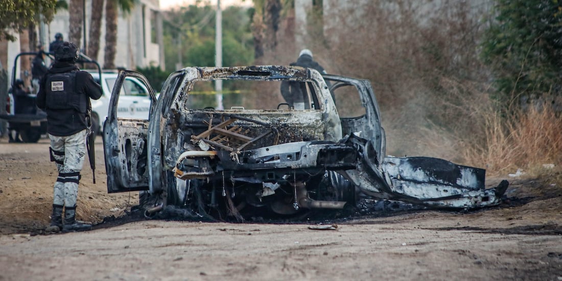 Camioneta que explotó, ayer en La Limita de Itaje, Culiacán.
