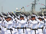 Marinos, ayer en la conmemoración del 109 aniversario de la defensa de Veracruz.