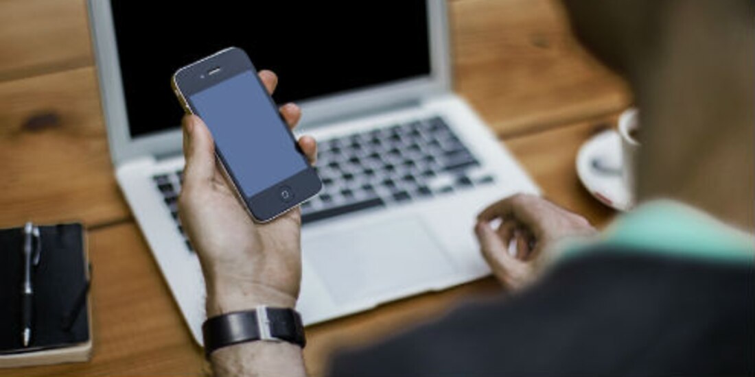 Durante 2020, año de la pandemia de COVID-19, los 87.4 millones de usuarios de Internet en México aumentaron en 37 minutos adicionales el promedio diario de conexión a la red y a las redes sociales.